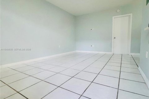 Снять в аренду кондоминиум в Саут-Майами, Флорида 1 спальня, 47.38м2, № 2005414 - фото 9