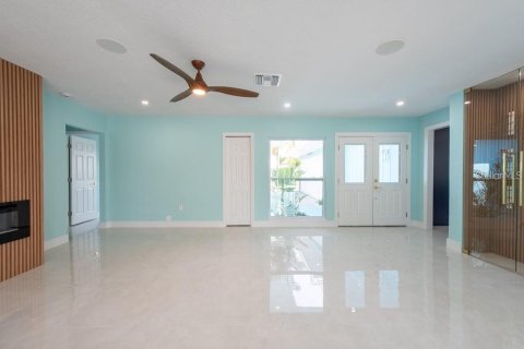 Villa ou maison à louer à Tampa, Floride: 3 chambres, 173.54 m2 № 1826698 - photo 8