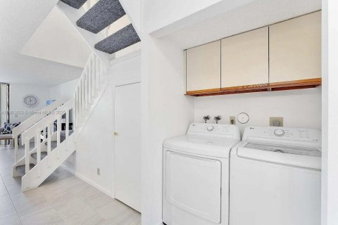Condo in Coconut Creek, Florida, 2 bedrooms  № 1891403 - photo 8