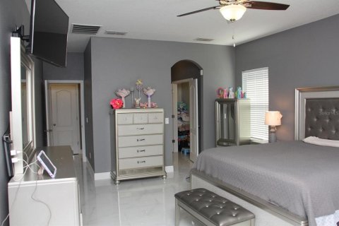 House in Apopka, Florida 3 bedrooms, 204.57 sq.m. № 1589625 - photo 8