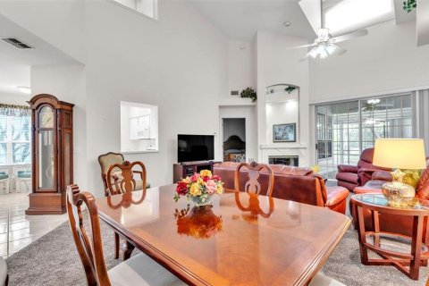 Condo in Lakeland, Florida, 3 bedrooms  № 1757524 - photo 13