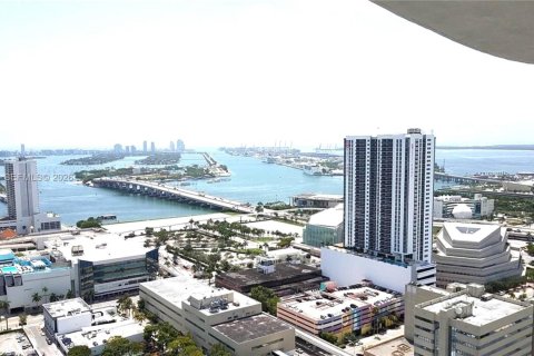 Studio in the Condo in Miami, Florida  № 2061041