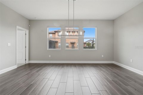House in DeBary, Florida 4 bedrooms, 292.64 sq.m. № 2157226 - photo 9