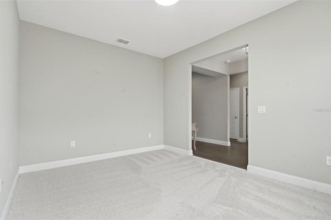 House in DeBary, Florida 4 bedrooms, 292.64 sq.m. № 2157226 - photo 8
