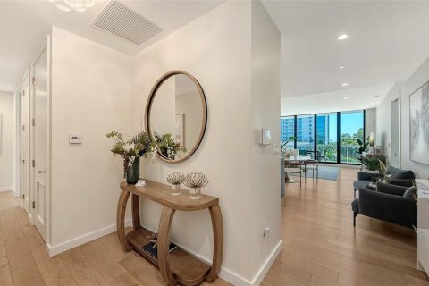 Condo in Sarasota, Florida, 3 bedrooms № 2148230 - photo 2