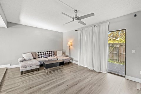 Touwnhouse à vendre à Altamonte Springs, Floride: 2 chambres, 123.37 m2 № 2211635 - photo 2