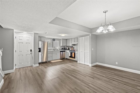 Touwnhouse à vendre à Altamonte Springs, Floride: 2 chambres, 123.37 m2 № 2211635 - photo 4