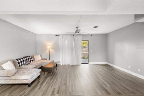 Touwnhouse à vendre à Altamonte Springs, Floride: 2 chambres, 123.37 m2 № 2211635 - photo 3