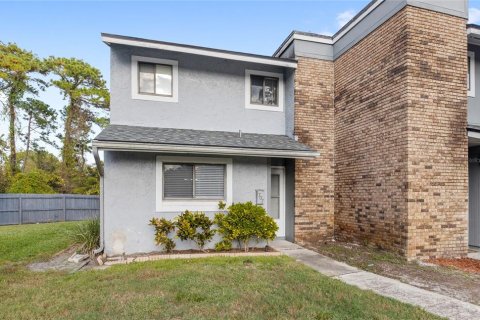 Townhouse in Altamonte Springs, Florida 2 bedrooms, 123.37 sq.m. № 2211635