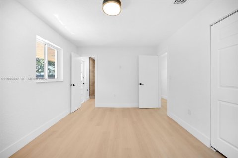 Villa ou maison à vendre à Miami Gardens, Floride: 3 chambres, 109.72 m2 № 2027298 - photo 19