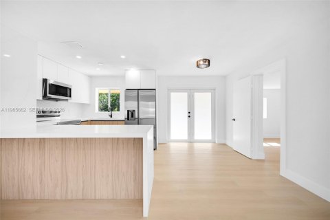 Villa ou maison à vendre à Miami Gardens, Floride: 3 chambres, 109.72 m2 № 2027298 - photo 9