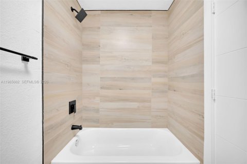 Villa ou maison à vendre à Miami Gardens, Floride: 3 chambres, 109.72 m2 № 2027298 - photo 24