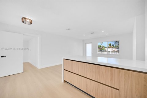 Villa ou maison à vendre à Miami Gardens, Floride: 3 chambres, 109.72 m2 № 2027298 - photo 15