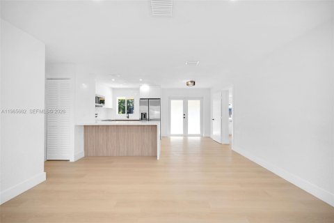 Villa ou maison à vendre à Miami Gardens, Floride: 3 chambres, 109.72 m2 № 2027298 - photo 8