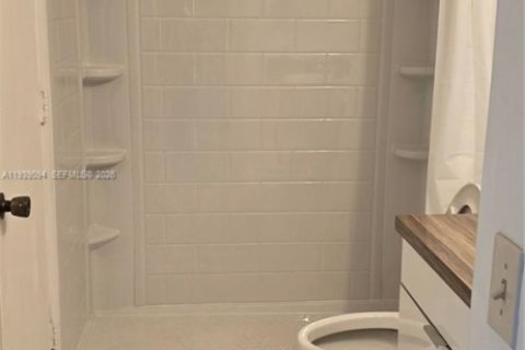 Снять в аренду кондоминиум в Корал-Спрингс, Флорида 2 спальни, 77.57м2, № 1996792 - фото 8