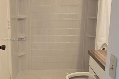 Снять в аренду кондоминиум в Корал-Спрингс, Флорида 2 спальни, 77.57м2, № 1996792 - фото 7