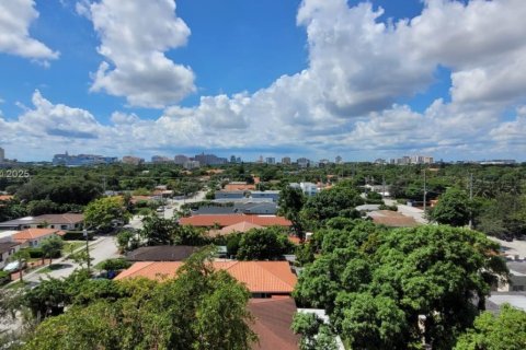 Condominio en alquiler en Miami, Florida, 2 dormitorios, 81.38 m2 № 1953607 - foto 22