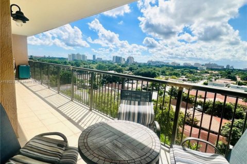 Condominio en alquiler en Miami, Florida, 2 dormitorios, 81.38 m2 № 1953607 - foto 19