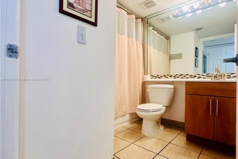 Condominio en alquiler en Miami, Florida, 2 dormitorios, 81.38 m2 № 1953607 - foto 18