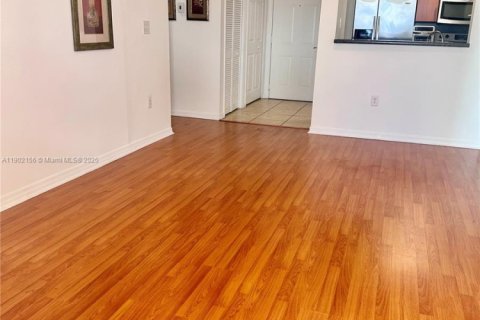 Condominio en alquiler en Miami, Florida, 2 dormitorios, 81.38 m2 № 1953607 - foto 5