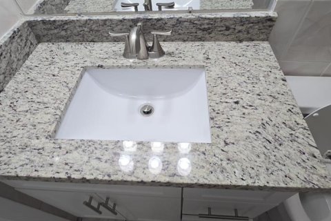 Condo in Kissimmee, Florida, 3 bedrooms  № 1766087 - photo 25