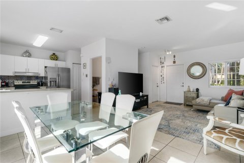 Adosado en venta en Miami, Florida, 3 dormitorios, 127.09 m2 № 1762868 - foto 24