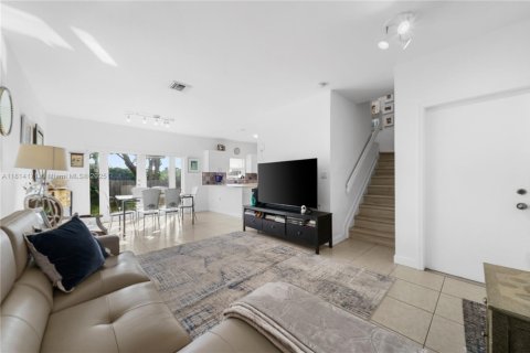 Adosado en venta en Miami, Florida, 3 dormitorios, 127.09 m2 № 1762868 - foto 27