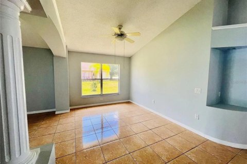 House in Kissimmee, Florida 4 bedrooms, 169.27 sq.m. № 1746319 - photo 4