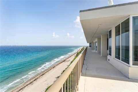 Condo in Hillsboro Beach, Florida, 5 bedrooms  № 2153202 - photo 23