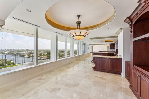 Condo in Hillsboro Beach, Florida, 5 bedrooms  № 2153202 - photo 8