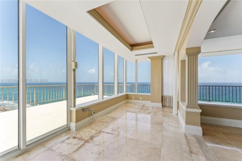 Condo in Hillsboro Beach, Florida, 5 bedrooms  № 2153202 - photo 11