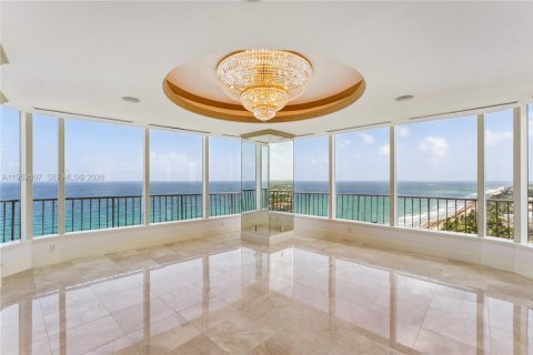 Condo in Hillsboro Beach, Florida, 5 bedrooms  № 2153202 - photo 2