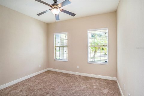 Villa ou maison à vendre à Brandon, Floride: 4 chambres, 239.97 m2 № 1855861 - photo 13