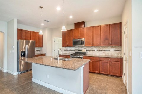 Villa ou maison à vendre à Brandon, Floride: 4 chambres, 239.97 m2 № 1855861 - photo 11
