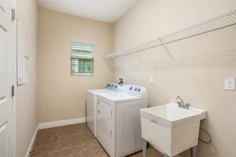 Villa ou maison à vendre à Brandon, Floride: 4 chambres, 239.97 m2 № 1855861 - photo 21