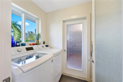 House in Pompano Beach, Florida 3 bedrooms, 206.24 sq.m. № 987262 - photo 1
