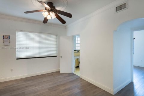 Condominio en venta en Miami Beach, Florida, 2 dormitorios, 91.97 m2 № 1863613 - foto 10
