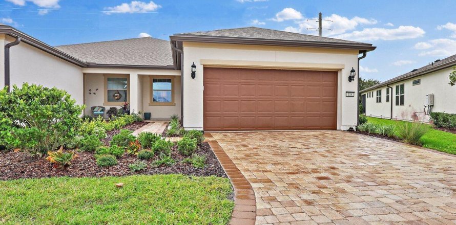 House in Saint Augustine, Florida 2 bedrooms, 143.72 sq.m. № 824741