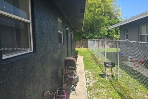 Immobilier commercial à vendre à Deerfield Beach, Floride: 136.1 m2 № 2078832 - photo 4