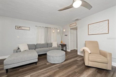 Villa ou maison à vendre à Orlando, Floride: 4 chambres, 147.99 m2 № 2259359 - photo 4