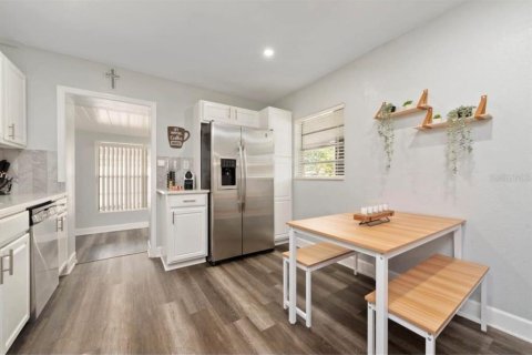 Villa ou maison à vendre à Orlando, Floride: 4 chambres, 147.99 m2 № 2259359 - photo 30