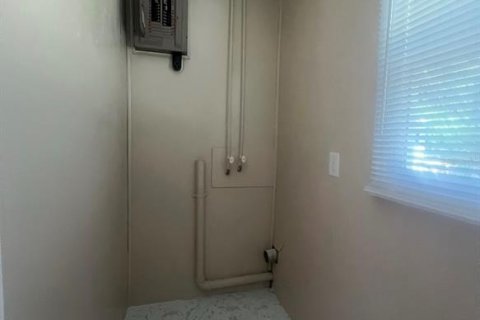 House in Eustis, Florida 3 bedrooms, 86.96 sq.m. № 1918646 - photo 9