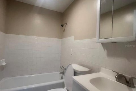 House in Eustis, Florida 3 bedrooms, 86.96 sq.m. № 1918646 - photo 8