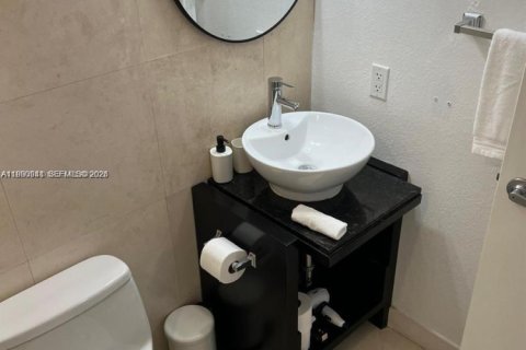 Снять в аренду квартиру в Майами-Бич, Флорида 1 спальня, 48.49м2, № 2056444 - фото 12