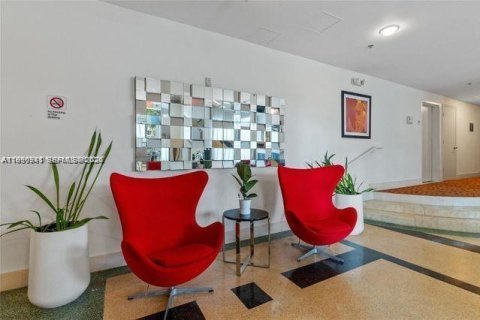 Снять в аренду квартиру в Майами-Бич, Флорида 1 спальня, 48.49м2, № 2056444 - фото 3