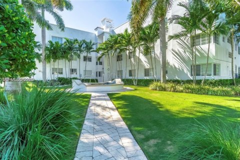 Снять в аренду квартиру в Майами-Бич, Флорида 1 спальня, 48.49м2, № 2056444 - фото 14