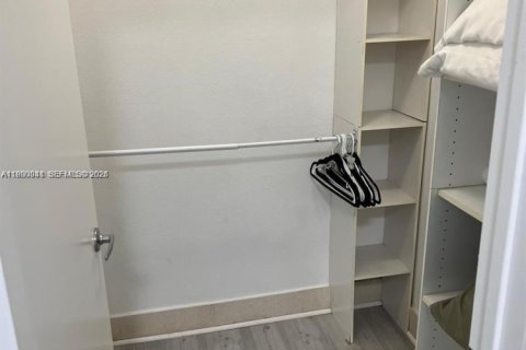 Снять в аренду квартиру в Майами-Бич, Флорида 1 спальня, 48.49м2, № 2056444 - фото 13