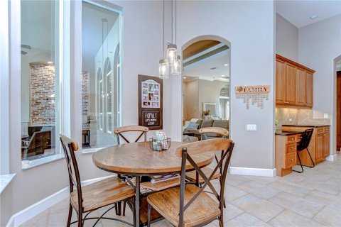 House in Land O' Lakes, Florida 4 bedrooms, 325.16 sq.m. № 1681893 - photo 22