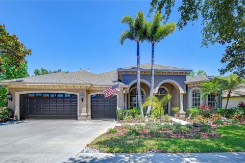 House in Land O' Lakes, Florida 4 bedrooms, 325.16 sq.m. № 1681893 - photo 4