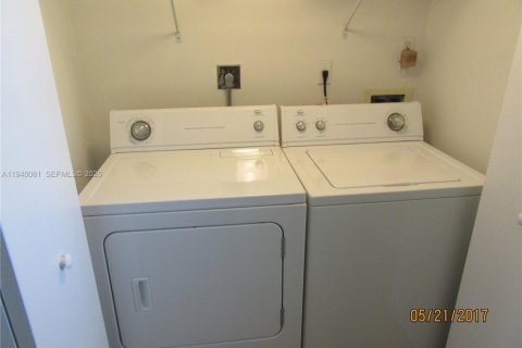 Copropriété à louer à Homestead, Floride: 2 chambres, 96.62 m2 № 2002430 - photo 12